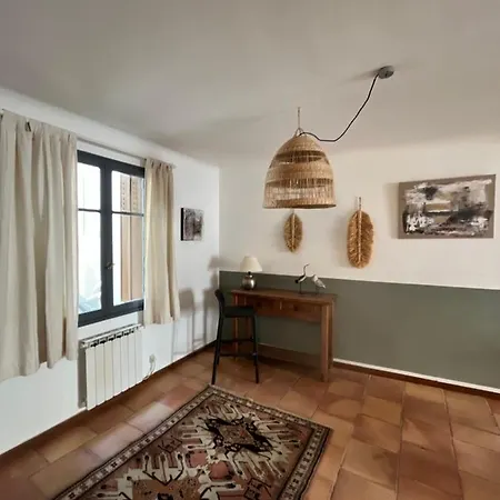 Будинок відпочинку La Roquette, Maison Lumineuse Climatisee, Garage
